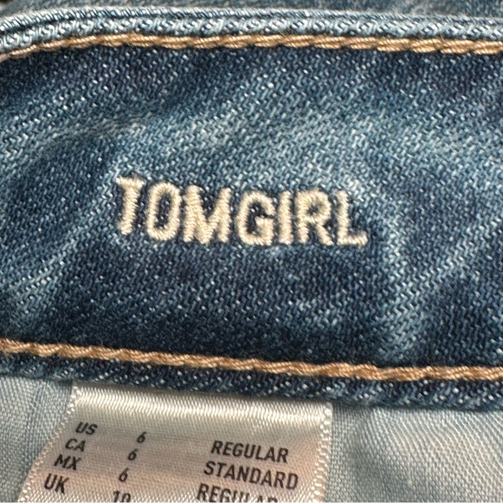 American Eagle Outfitters Tomgirl Distressed Jeans Size 6 - Picture 9 of 11